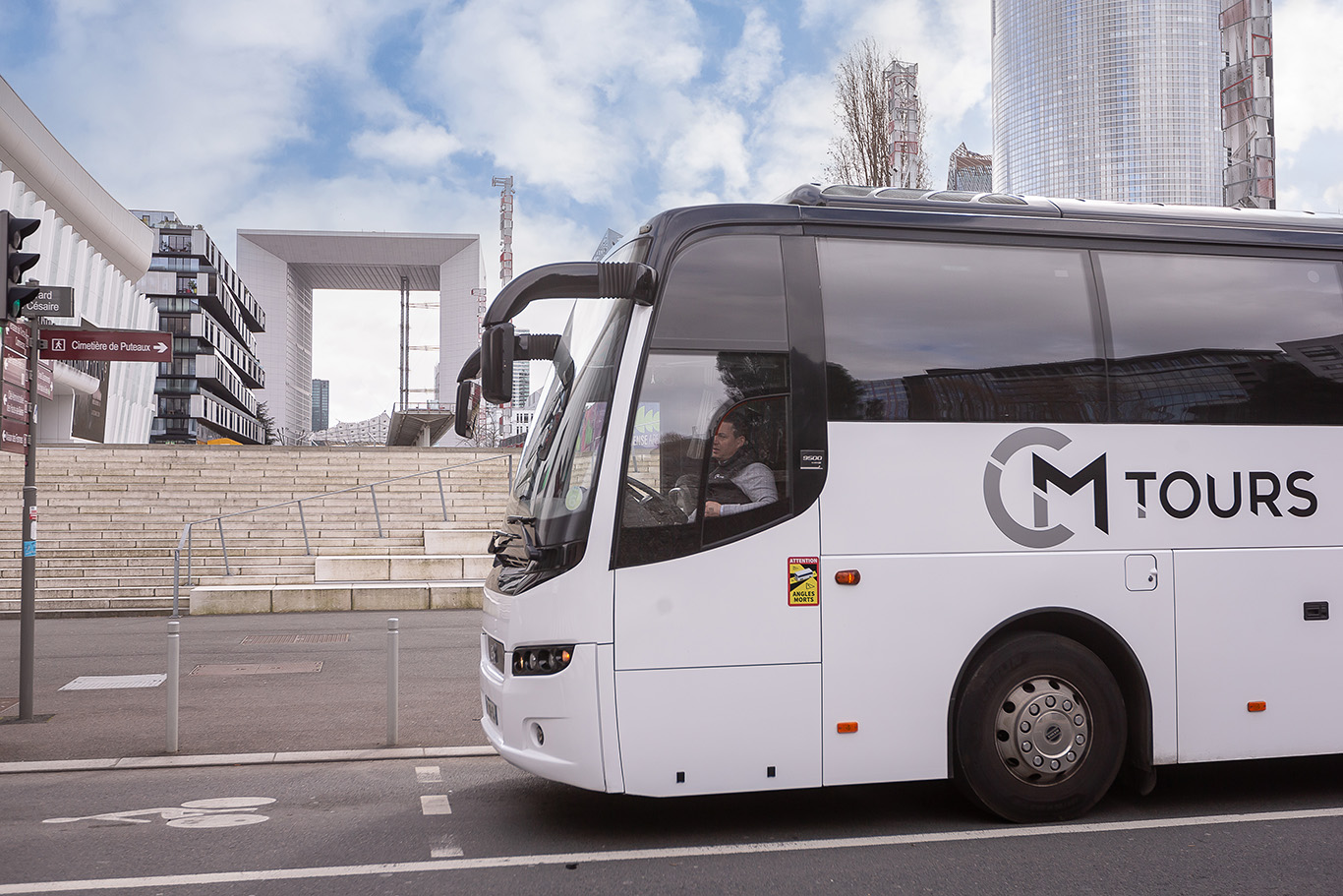 location d'autocar pour transport professionnel