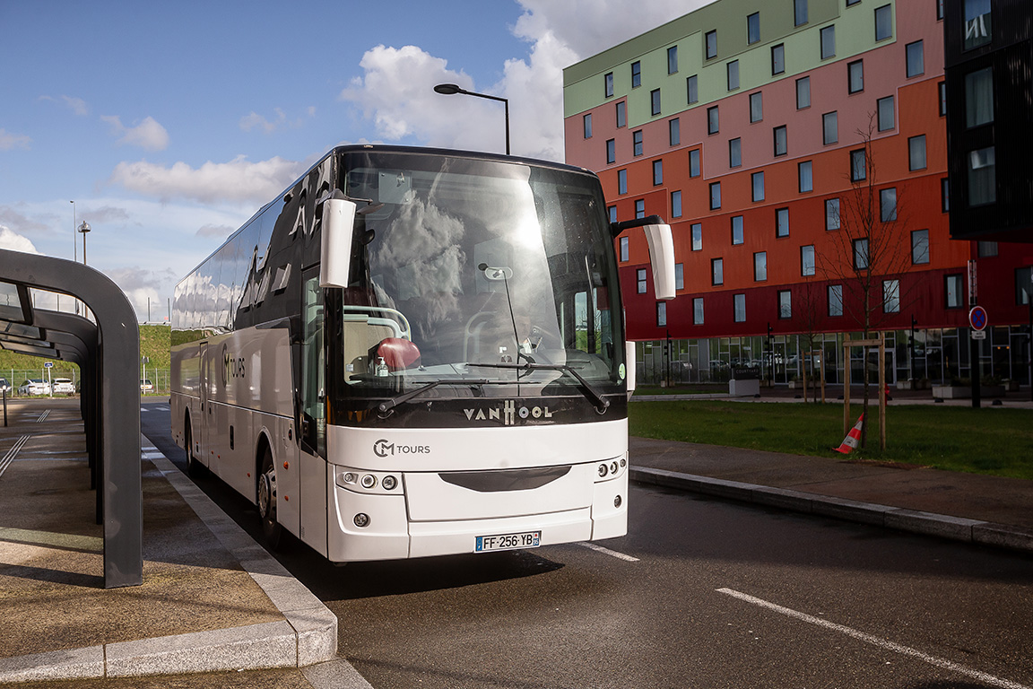 service de navette hôtel - aéroport en autocar avec chauffeur